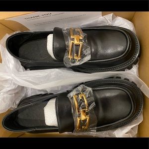 Leather Loafers With Chain